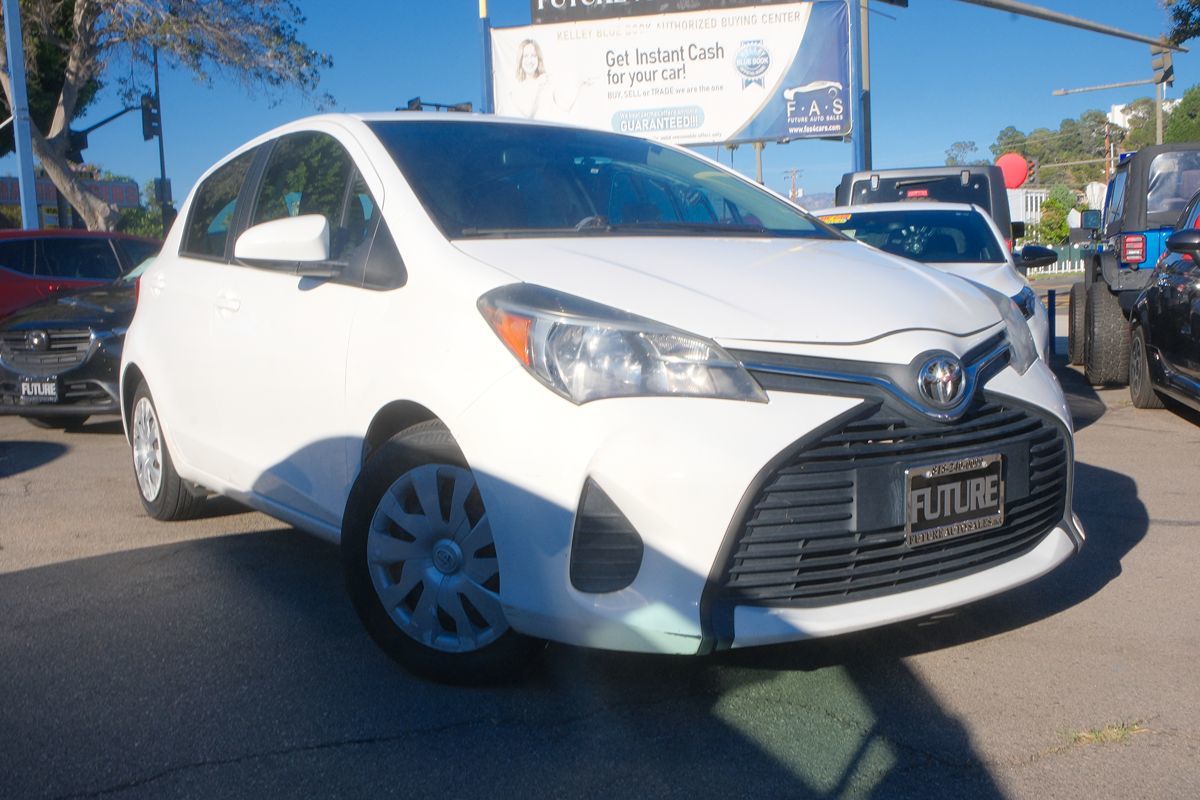 2015 Toyota Yaris photo 3