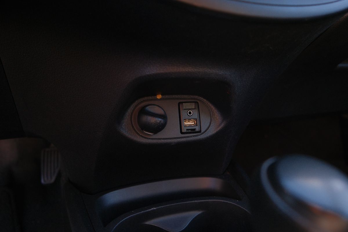 2015 Toyota Yaris photo 21