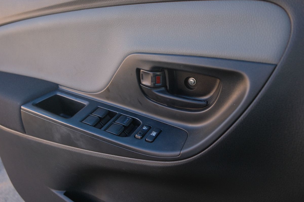 2015 Toyota Yaris photo 11