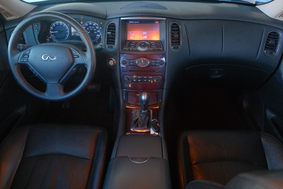 2017 Infiniti QX50 photo 17