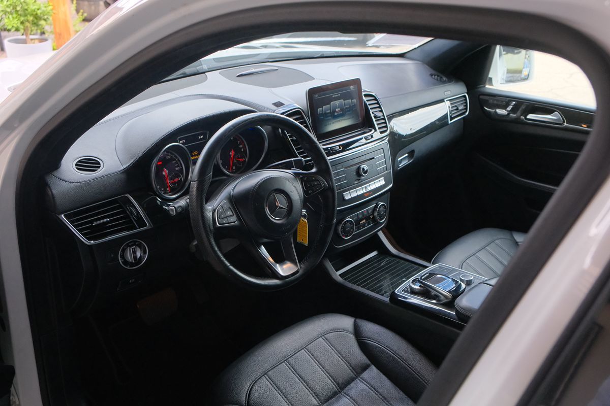 2017 Mercedes Benz GLS 450 4MATIC photo 41