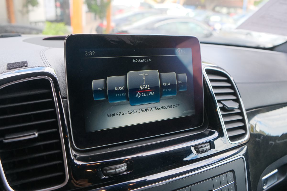 2017 Mercedes Benz GLS 450 4MATIC photo 22