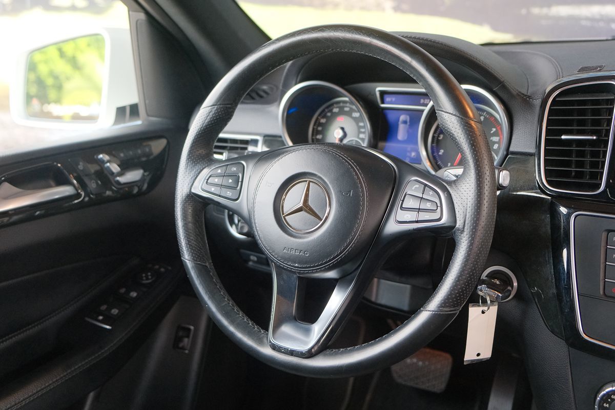 2017 Mercedes Benz GLS 450 4MATIC photo 42
