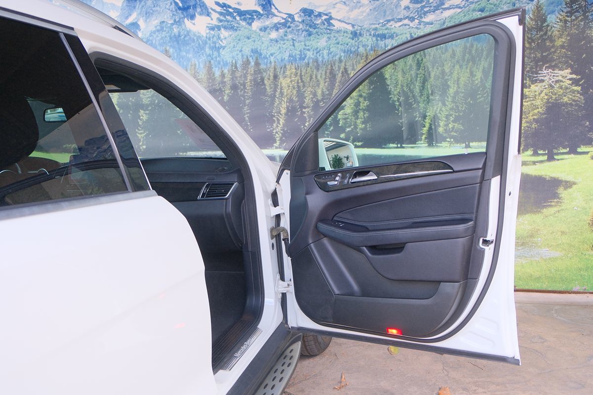 2017 Mercedes Benz GLS 450 4MATIC photo 29