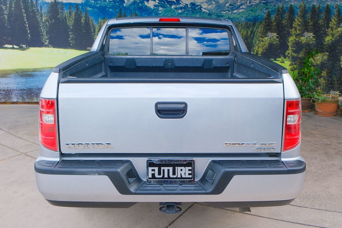 2010 Honda Ridgeline RT photo 4