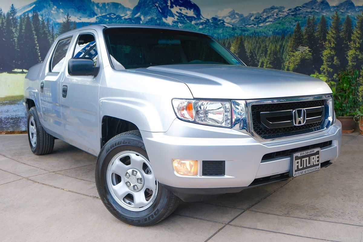 2010 Honda Ridgeline RT photo 2