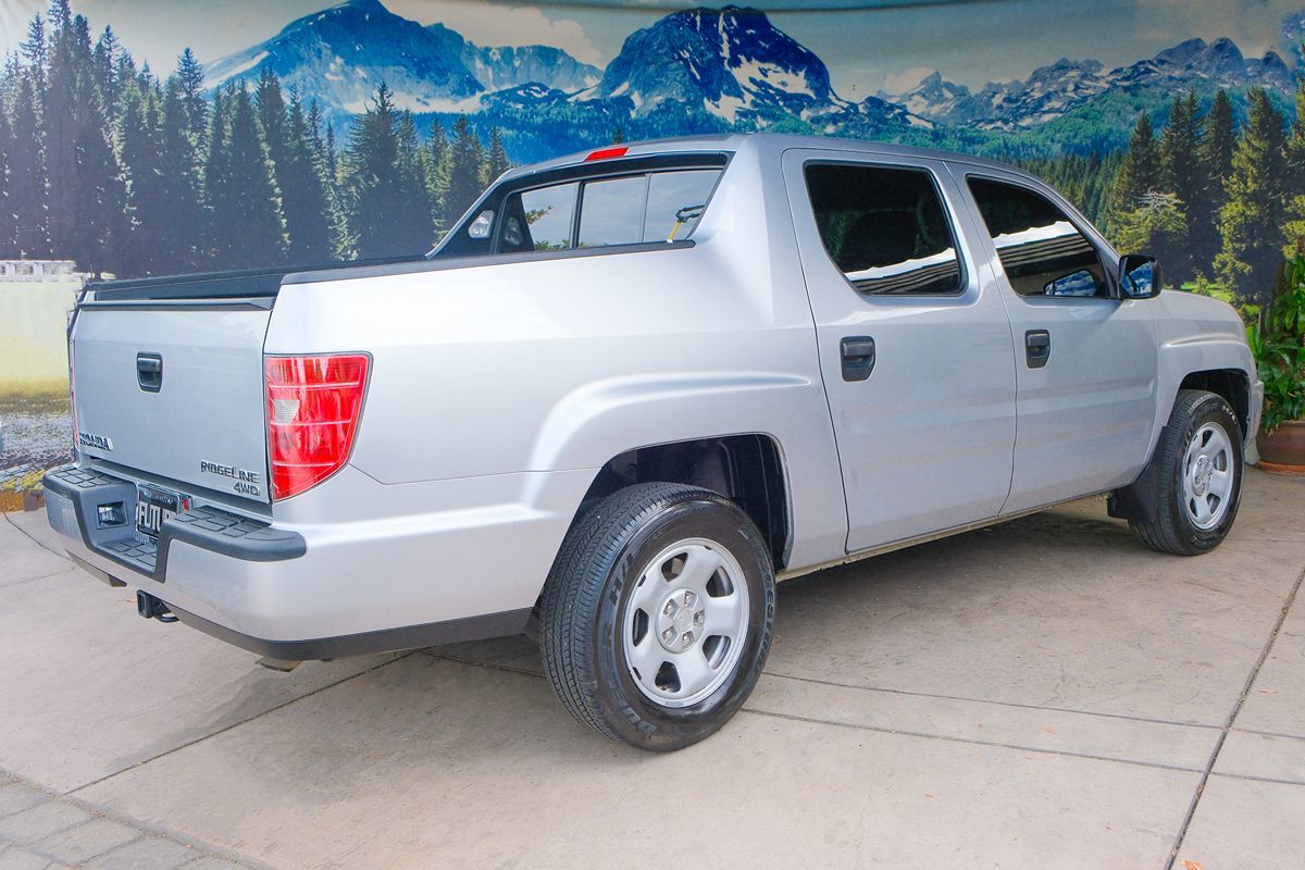 2010 Honda Ridgeline RT photo 5