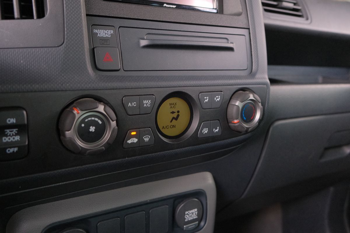 2010 Honda Ridgeline RT photo 19