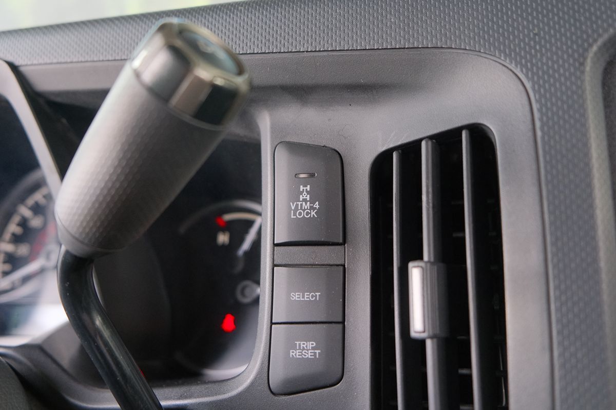 2010 Honda Ridgeline RT photo 15