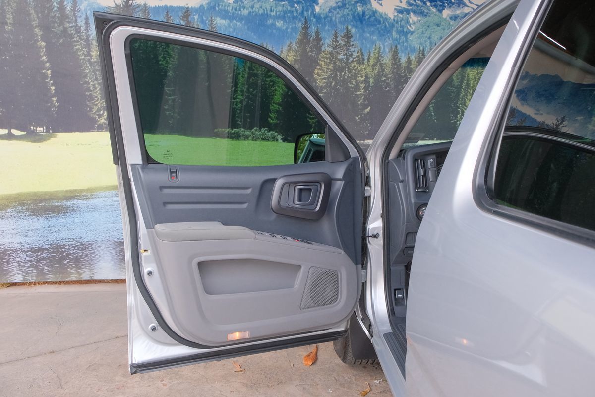 2010 Honda Ridgeline RT photo 8
