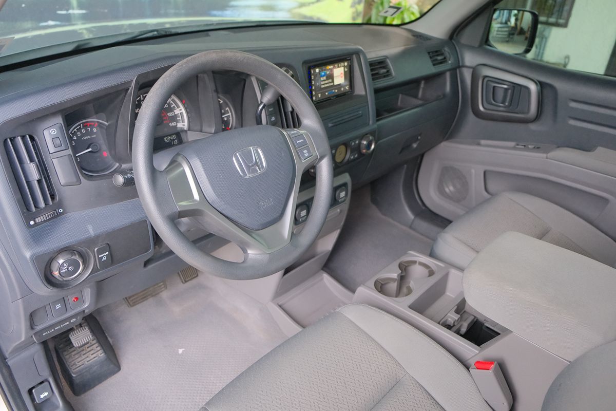 2010 Honda Ridgeline RT photo 11