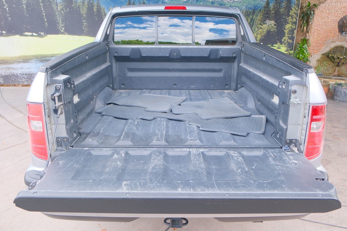 2010 Honda Ridgeline RT photo 32