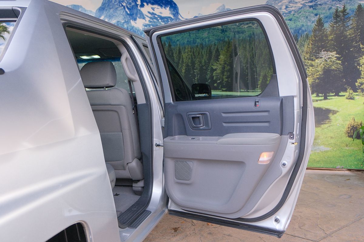 2010 Honda Ridgeline RT photo 24