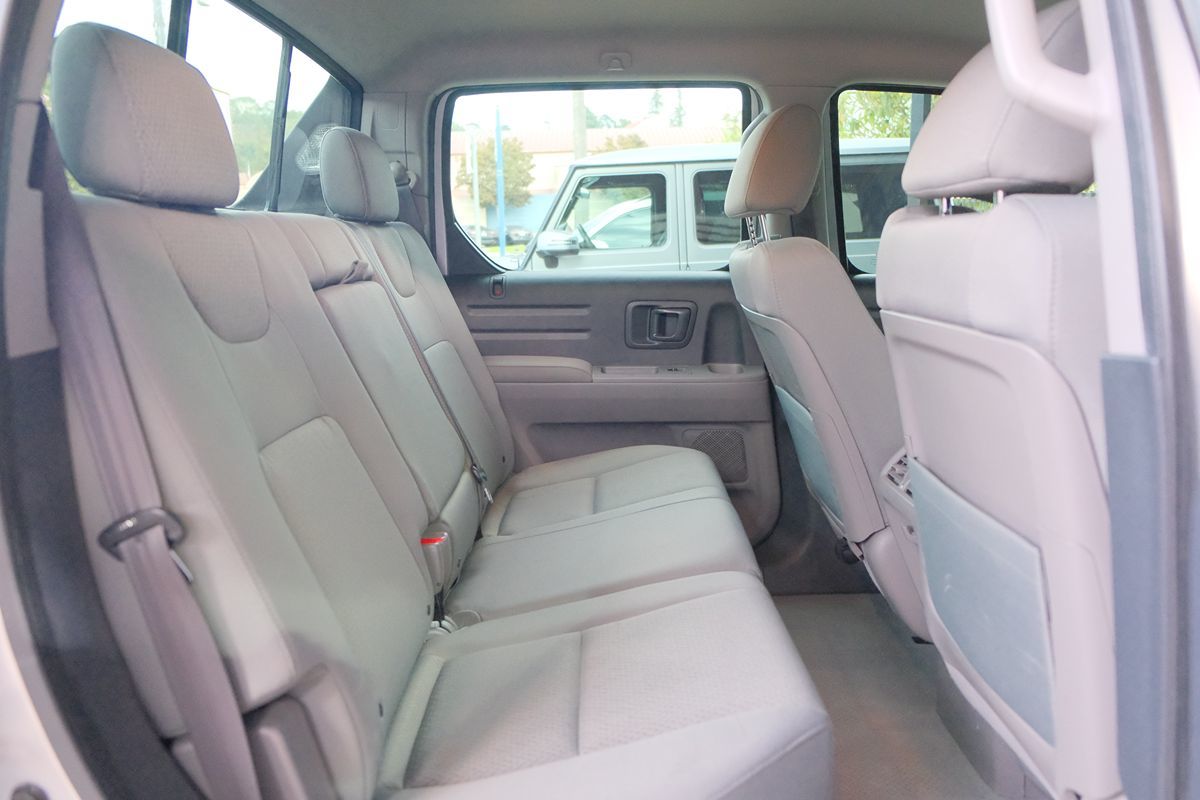 2010 Honda Ridgeline RT photo 25