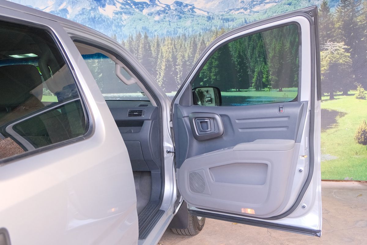 2010 Honda Ridgeline RT photo 23