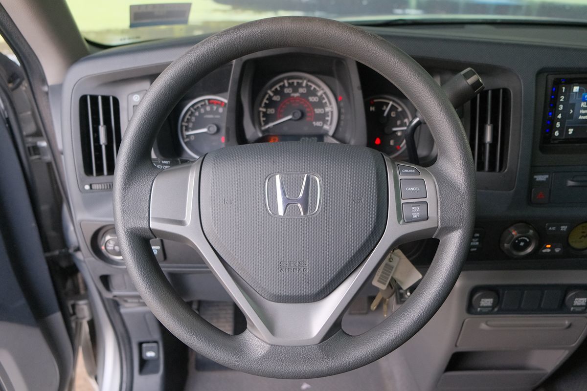 2010 Honda Ridgeline RT photo 12