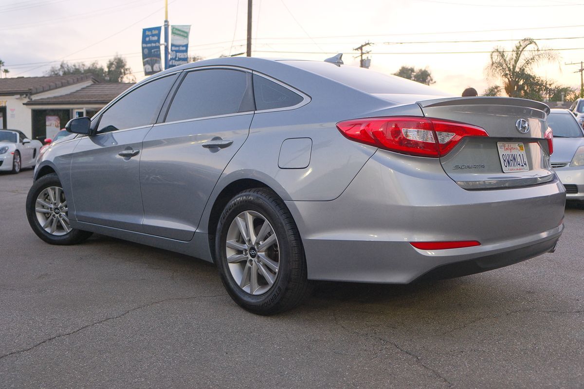 2017 Hyundai Sonata SE Eco photo 3