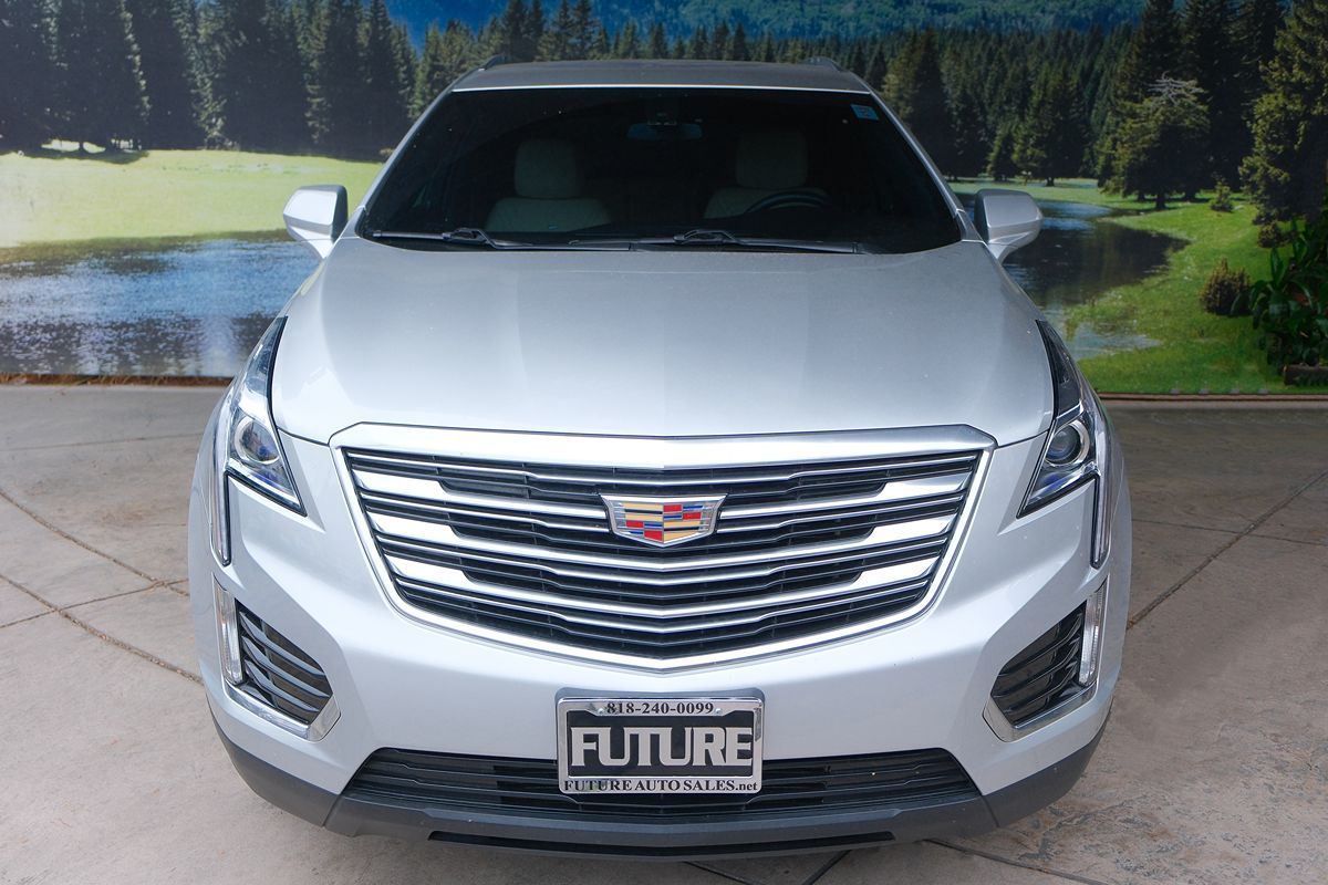 2019 Cadillac XT5 photo 2