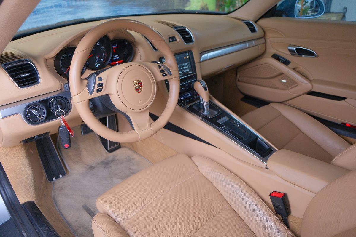 2015 Porsche Cayman photo 13