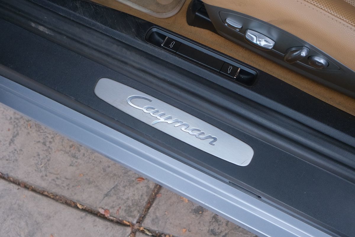 2015 Porsche Cayman photo 35