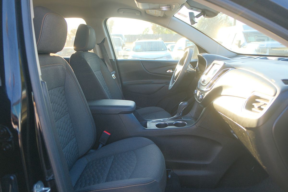 2020 Chevrolet Equinox LT photo 23