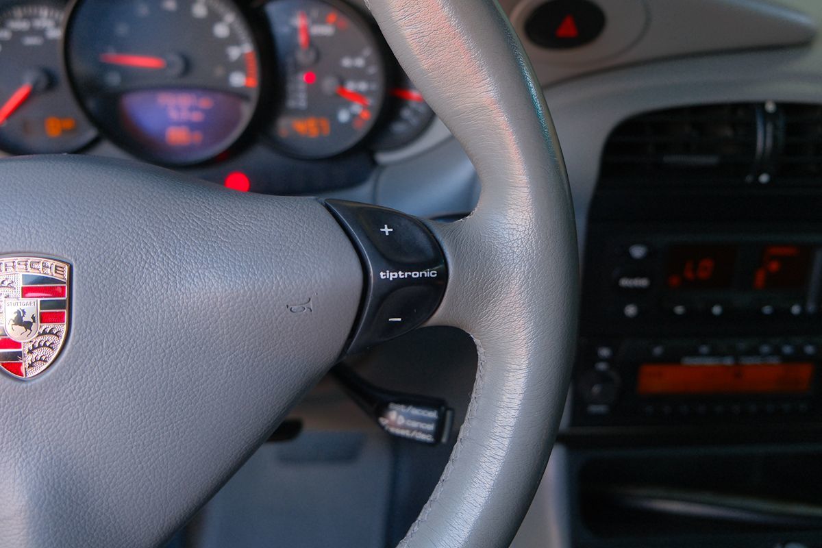 2002 Porsche 911 photo 17