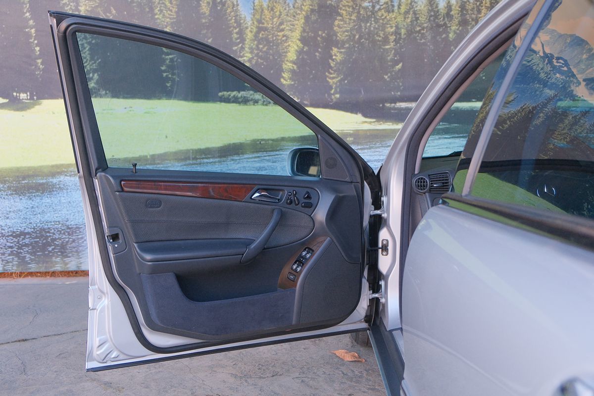 2002 Mercedes Benz C 320 photo 9