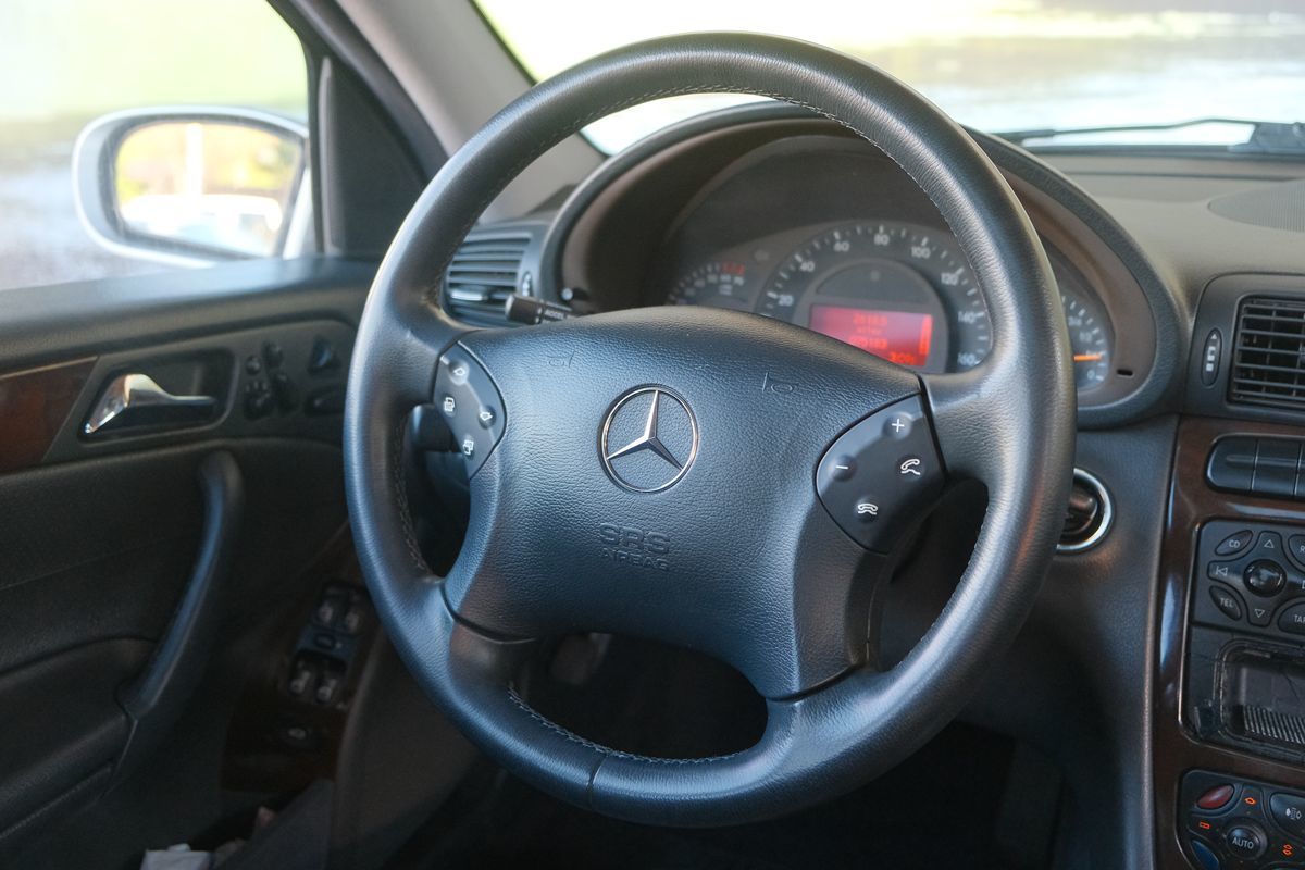 2002 Mercedes Benz C 320 photo 39