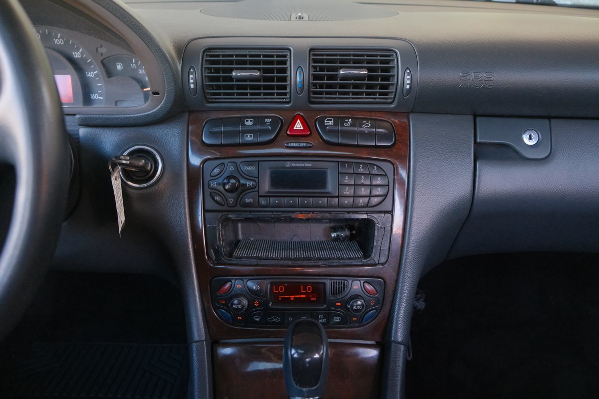 2002 Mercedes Benz C 320 photo 17