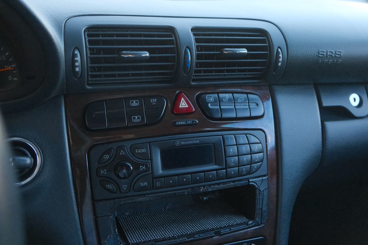 2002 Mercedes Benz C 320 photo 18