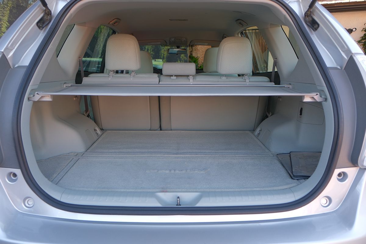 2013 Toyota Prius V Three photo 35