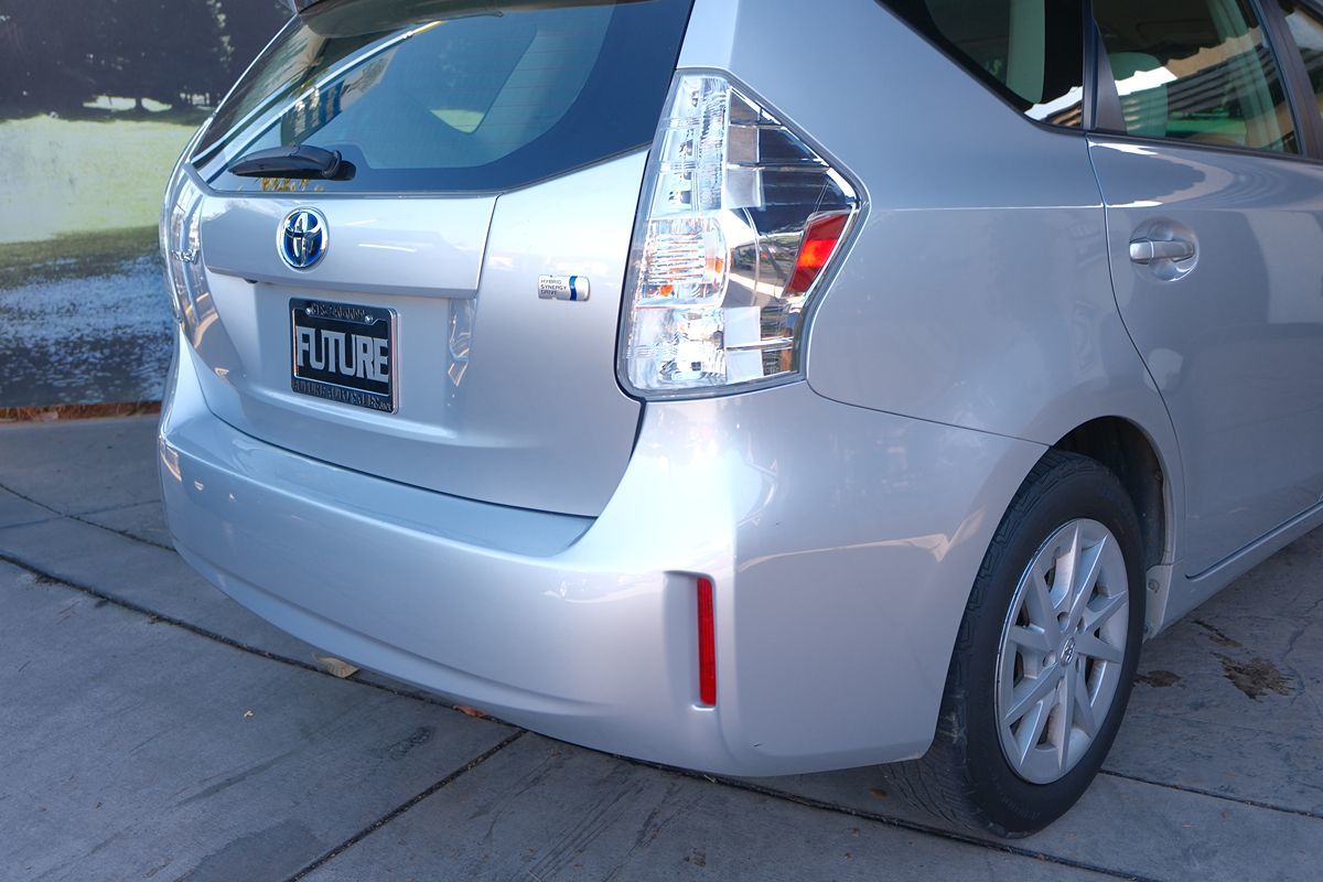 2013 Toyota Prius V Three photo 37