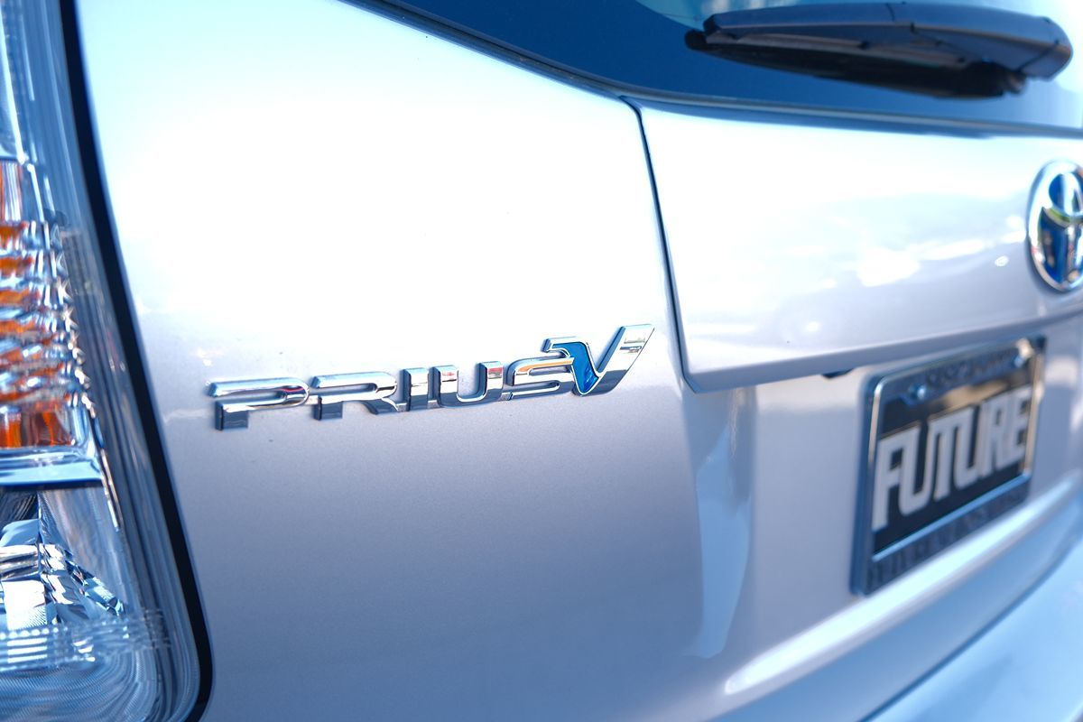 2013 Toyota Prius V Three photo 44