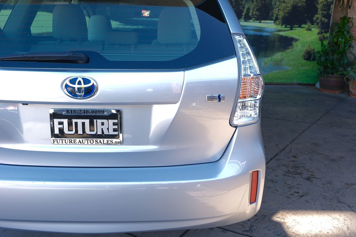 2013 Toyota Prius V Three photo 36