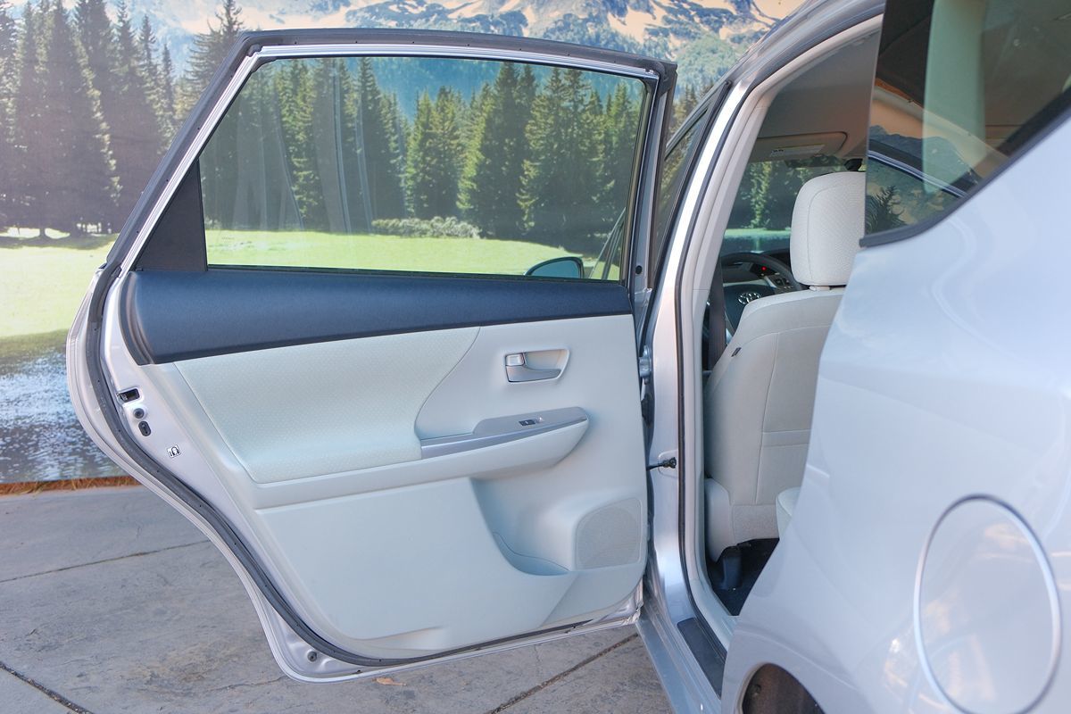 2013 Toyota Prius V Three photo 33