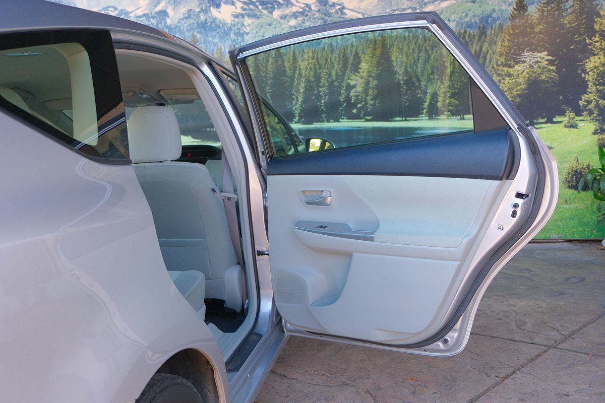 2013 Toyota Prius V Three photo 30