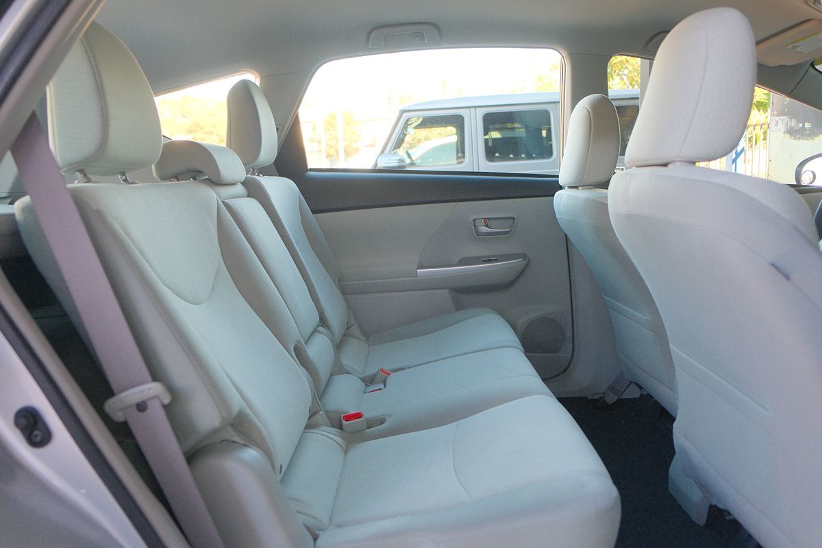 2013 Toyota Prius V Three photo 31