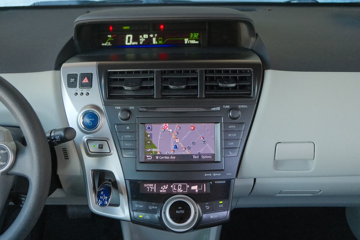 2013 Toyota Prius V Three photo 16