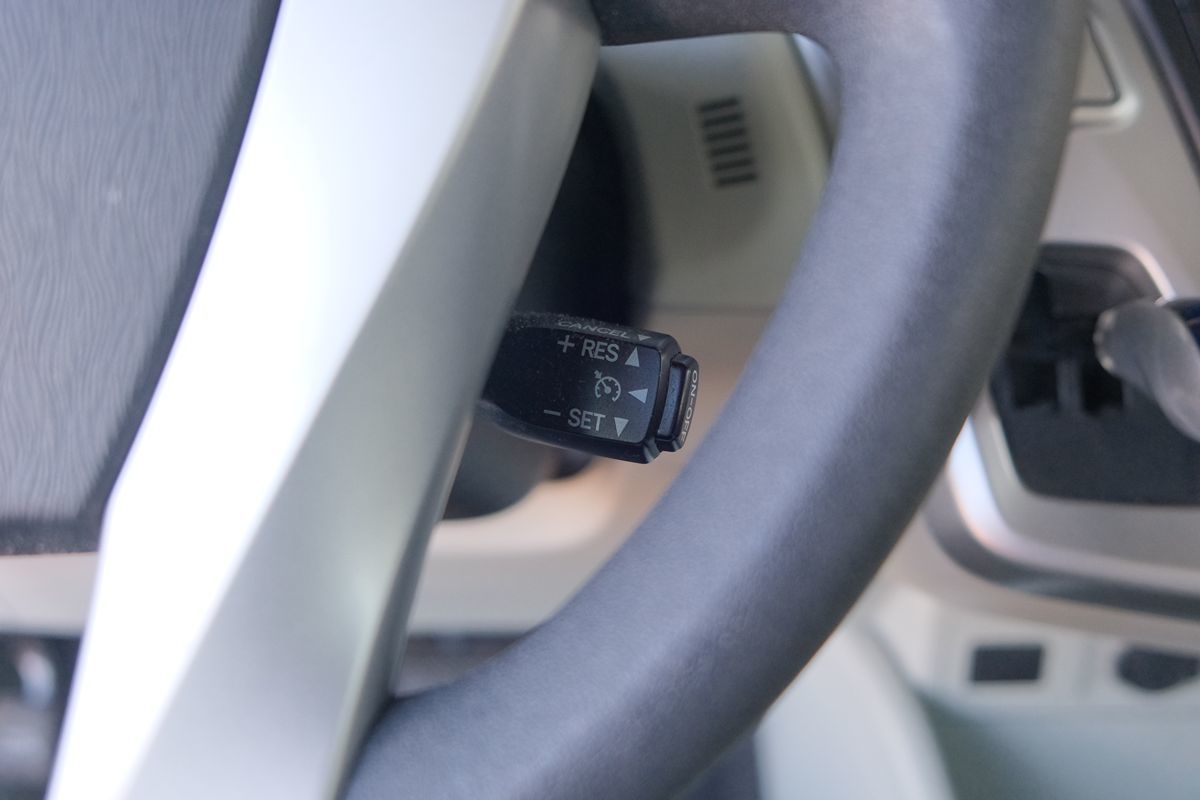 2013 Toyota Prius V Three photo 45