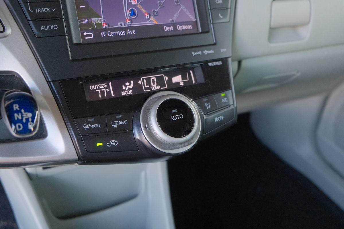 2013 Toyota Prius V Three photo 23