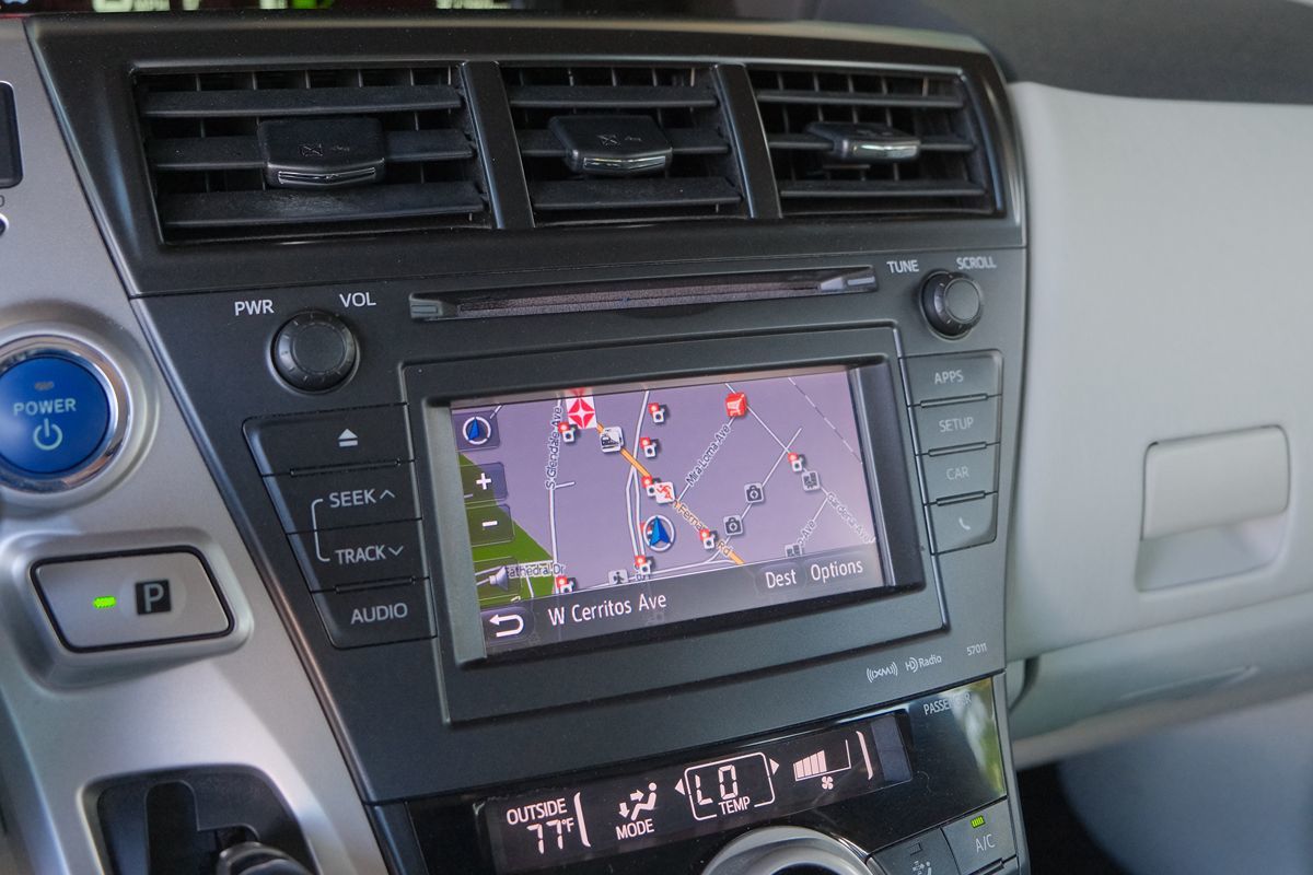 2013 Toyota Prius V Three photo 19