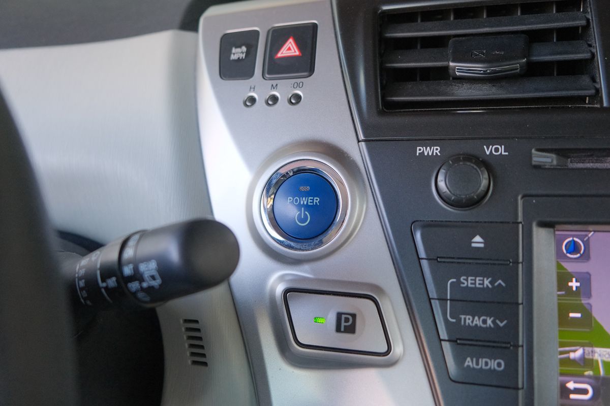 2013 Toyota Prius V Three photo 18