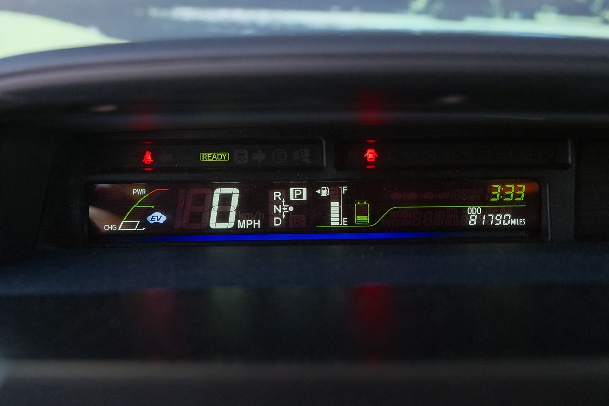 2013 Toyota Prius V Three photo 17