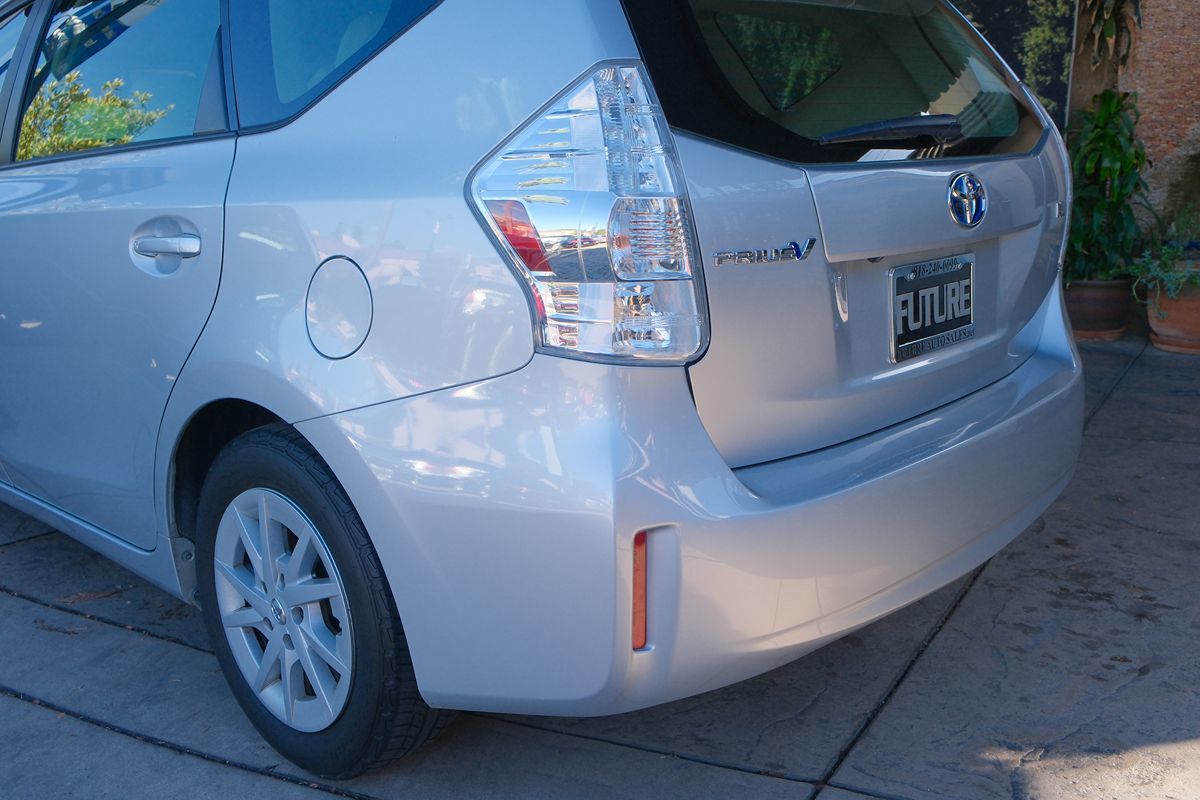 2013 Toyota Prius V Three photo 39