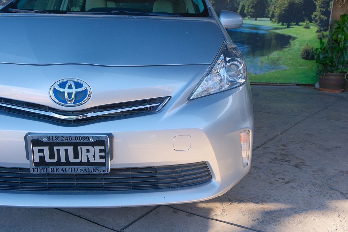 2013 Toyota Prius V Three photo 42