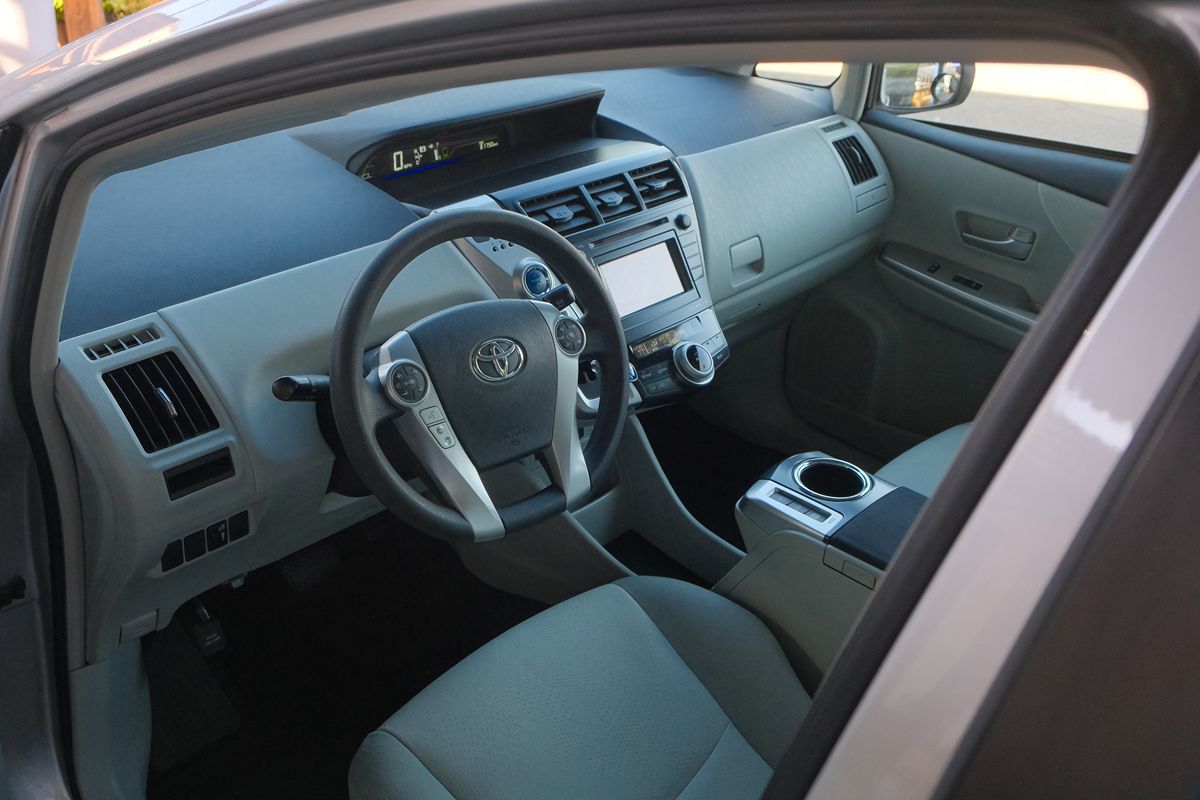 2013 Toyota Prius V Three photo 47
