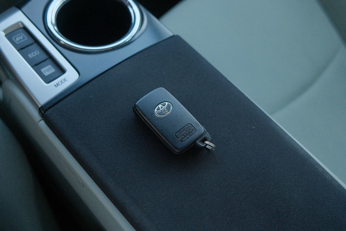 2013 Toyota Prius V Three photo 9