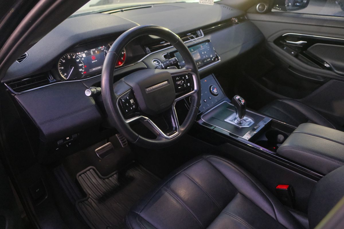 2023 Land Rover Range Rover Evoque R-Dynamic SE photo 9