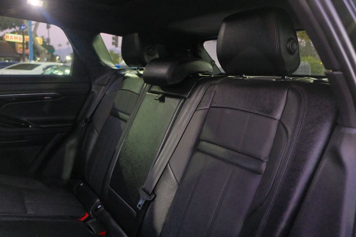 2023 Land Rover Range Rover Evoque R-Dynamic SE photo 10