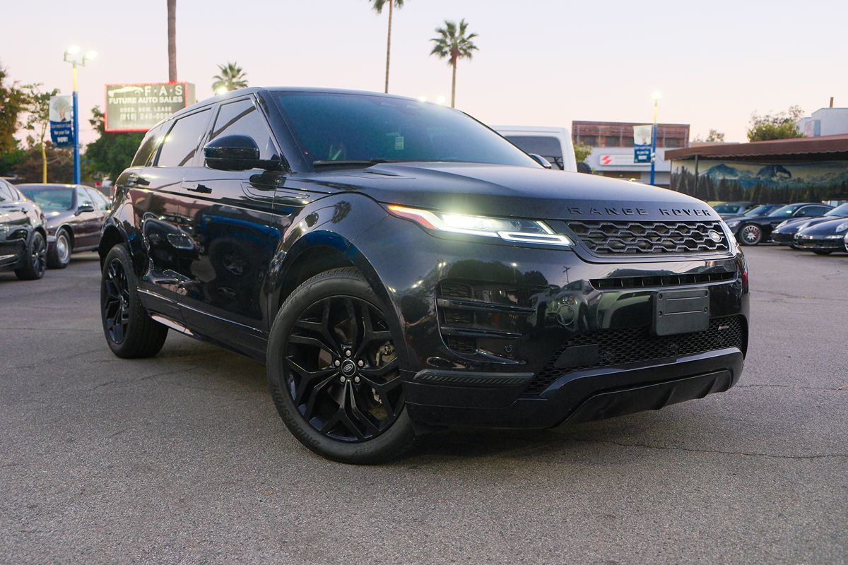 2023 Land Rover Range Rover Evoque R-Dynamic SE photo 3